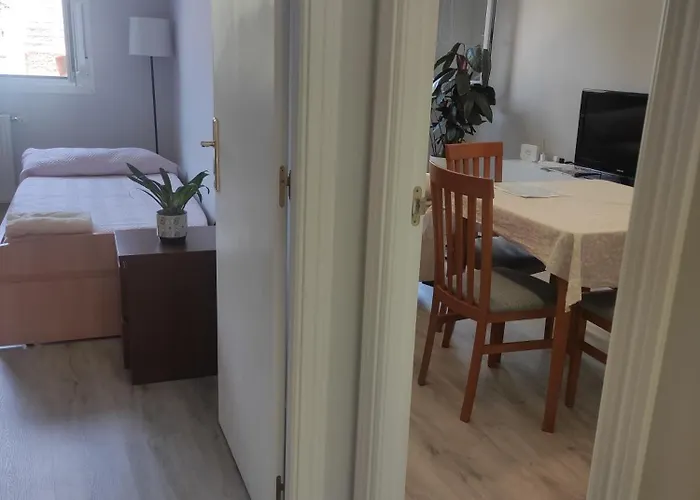 Spacious With Free Parking In Old Town-casco Viejo Apartment *