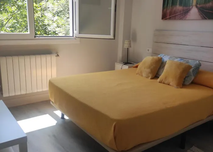 Spacious With Free Parking In Old Town-casco Viejo